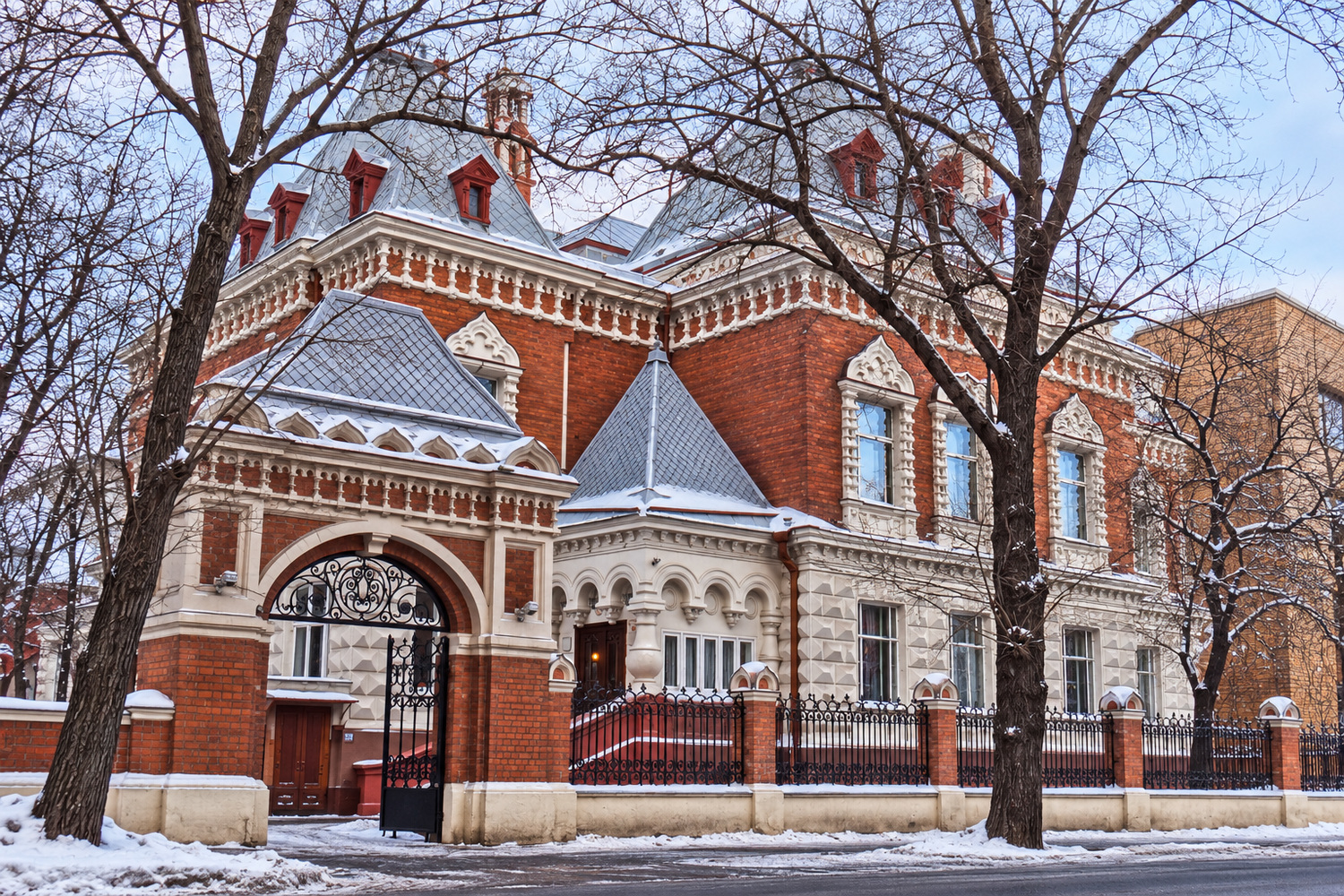 Усадьба Щукина, где расположен Биологический музей