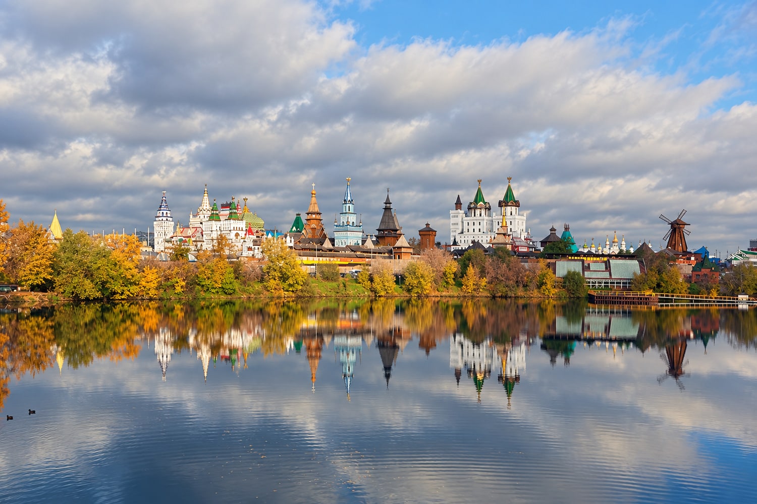 Измайловский кремль у воды