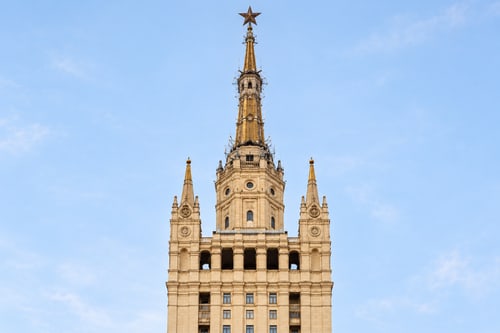 Шпиль высотки на Кудринской площади